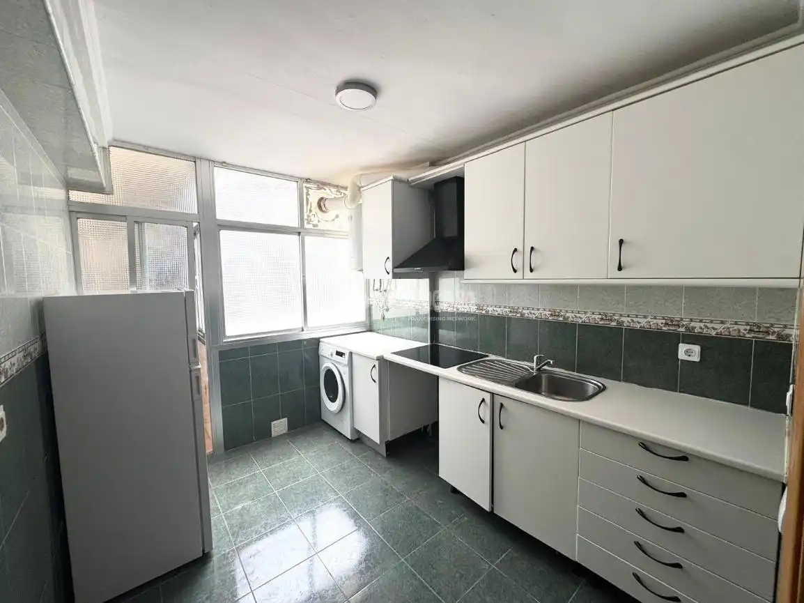 Cuina de Pis en venda en Almería amb Terrassa i Balcó