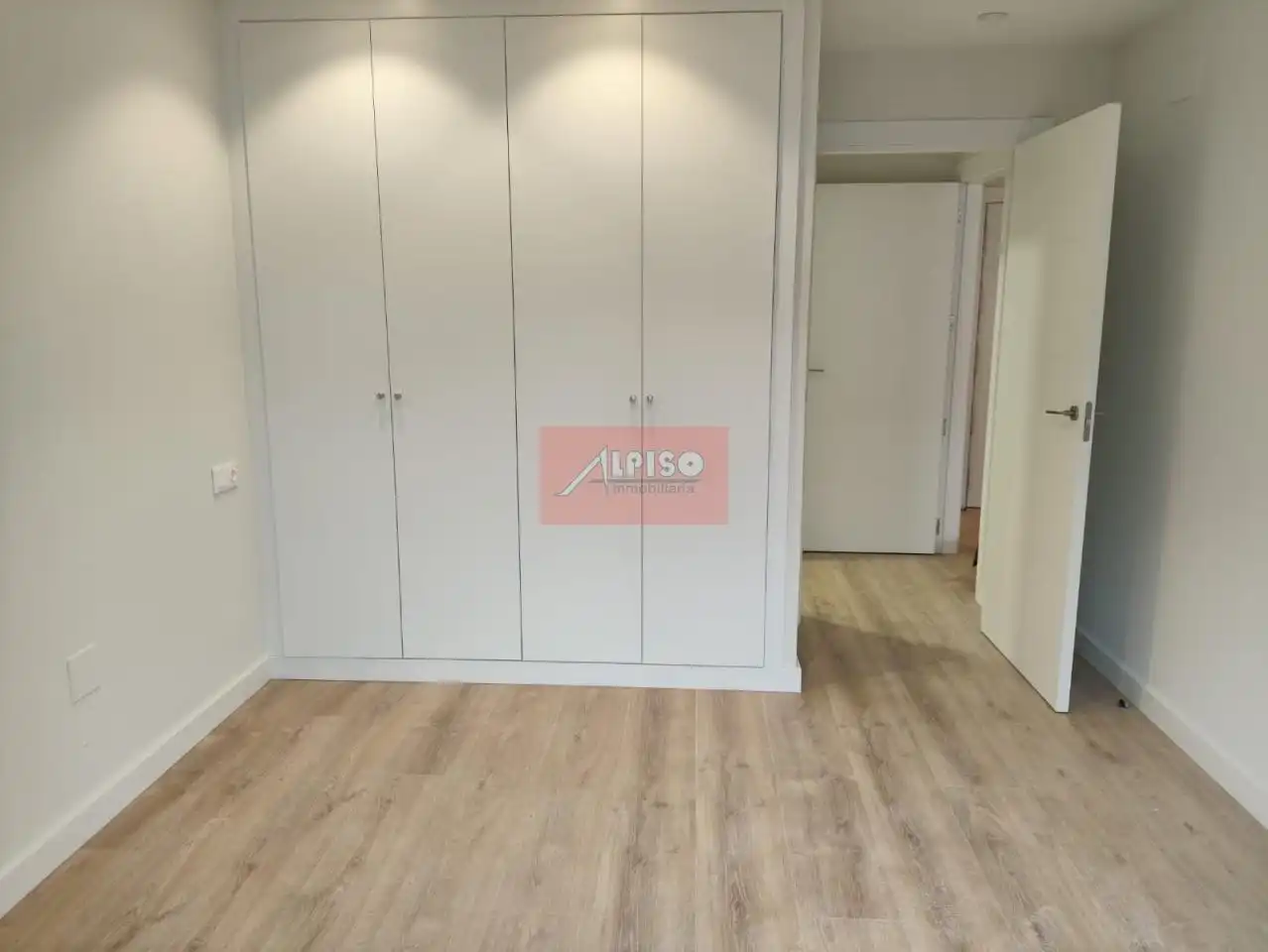 Dormitori de Apartament de lloguer en Ourense Capital  amb Calefacció i Balcó