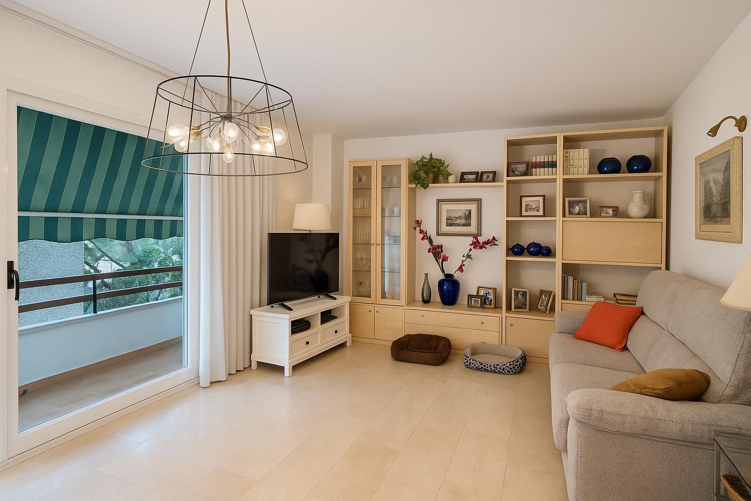 Living room of Flat for sale in  Barcelona Capital  with Balcony