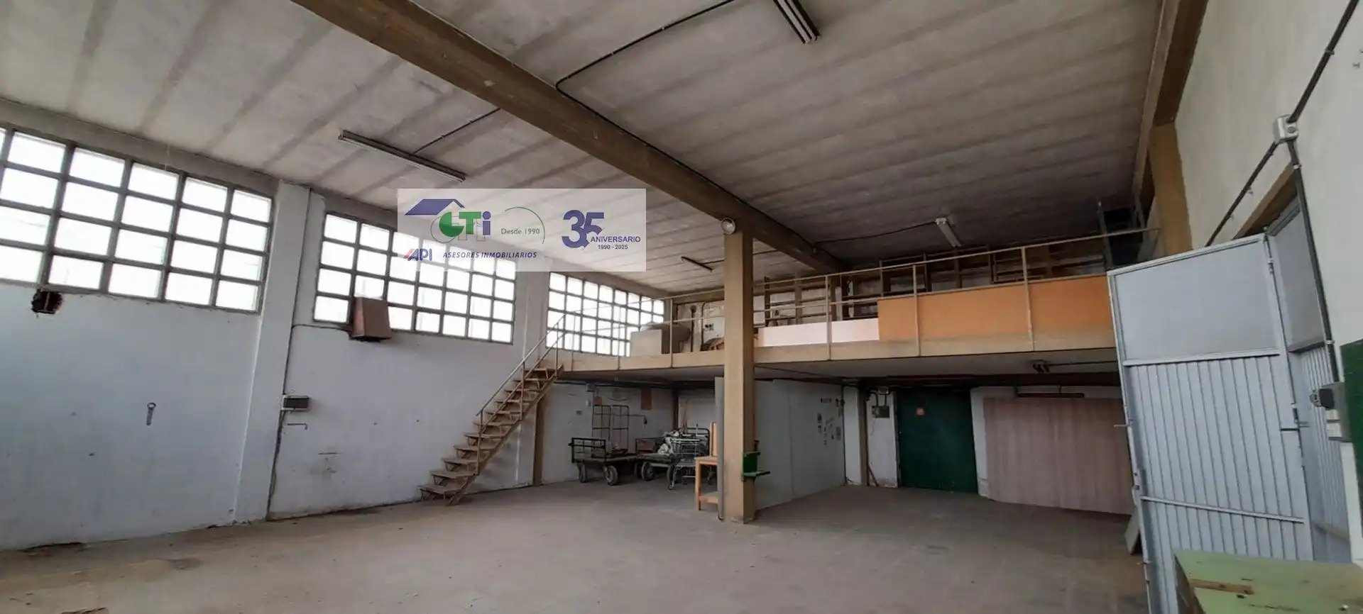 Nave industrial in vendita a C/ Pinos, imagen 3