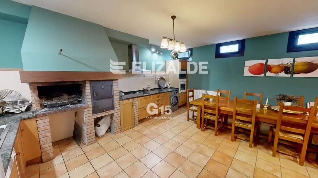 Cuina de Casa o xalet en venda en Hondarribia amb Calefacció, Jardí privat i Terrassa