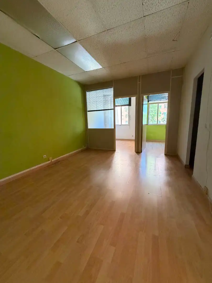 Schlafzimmer von Geschaftsraum zur Miete in Madrid mit Klimaanlage und Heizung