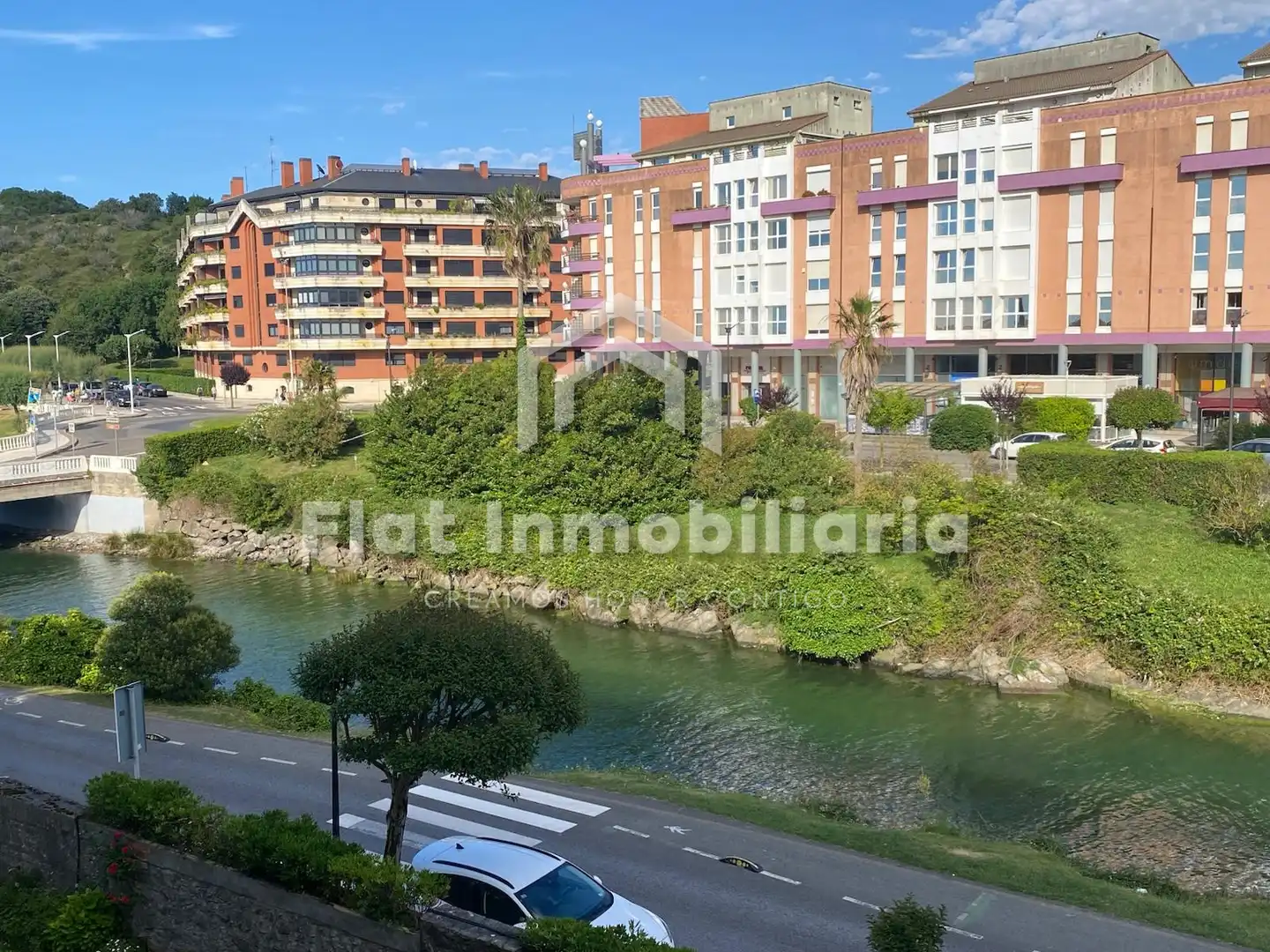 Vista exterior de Piso en venta en Castro-Urdiales con Calefacción, Parquet y Terraza