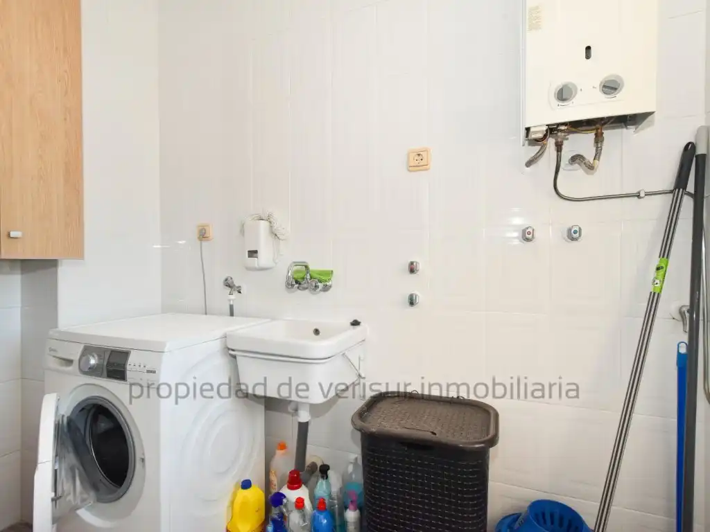 Badezimmer von Wohnung zum Verkauf in Águilas mit Balkon