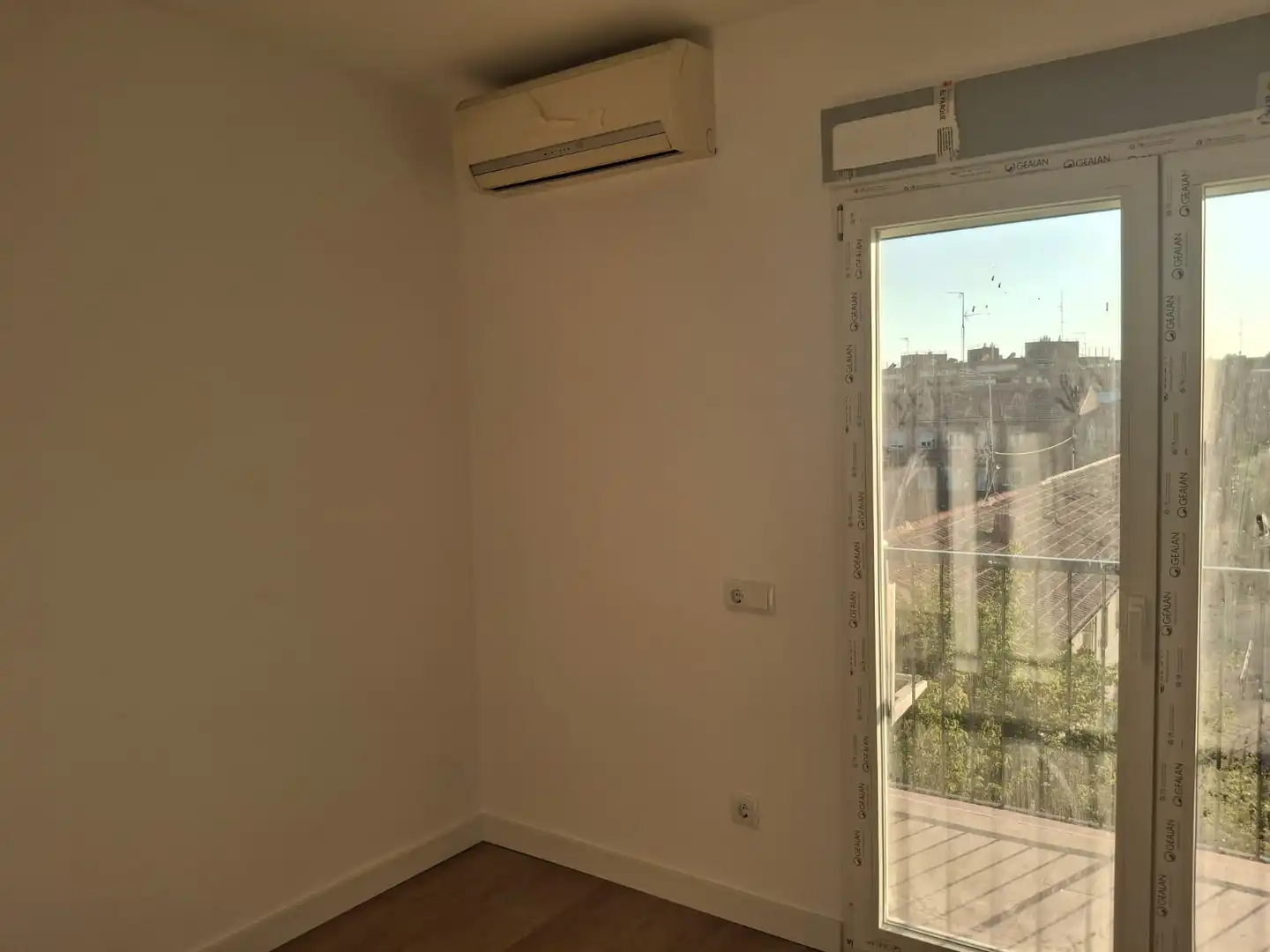 Balcony of Flat for rent in Madrid  with Air Conditioner, Heating and Parquet flooring