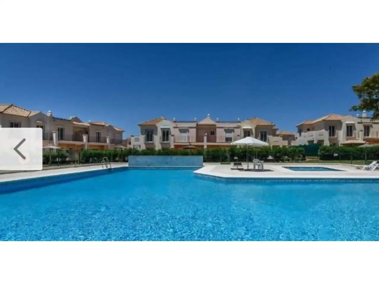 Piscina de Casa adosada en venda en Ayamonte amb Aire condicionat, Terrassa i Moblat
