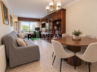 Flat with balcony for sale in Pla - Carolinas