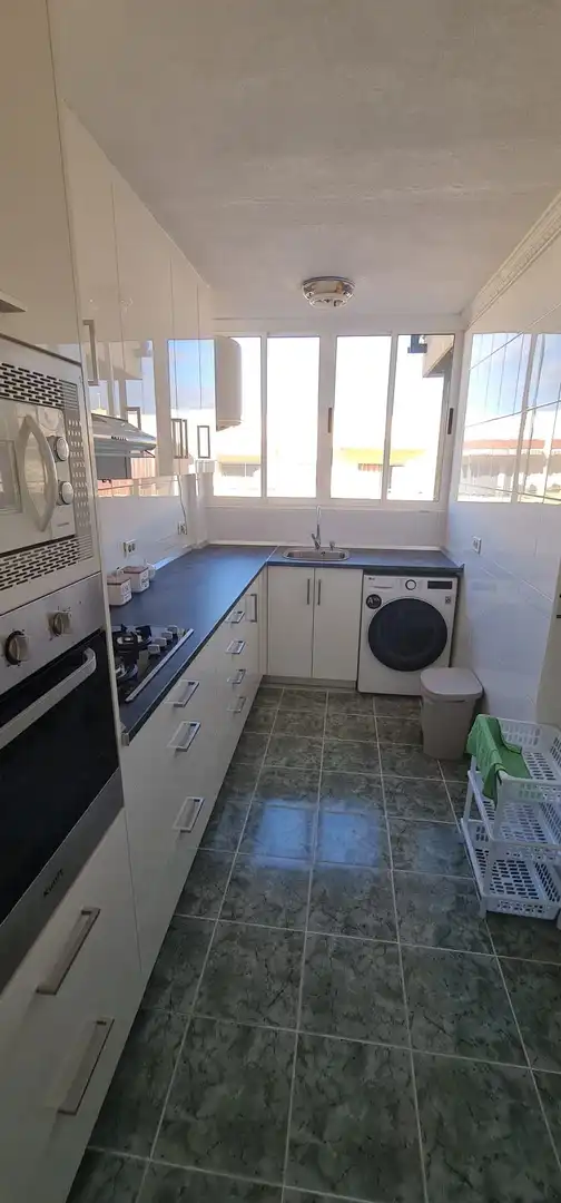 Cocina de Apartamento de alquiler en Arona con Amueblado y Piscina comunitaria