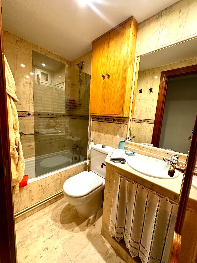 Badezimmer von Wohnung zum Verkauf in Collado Villalba mit Klimaanlage, Heizung und Parkett