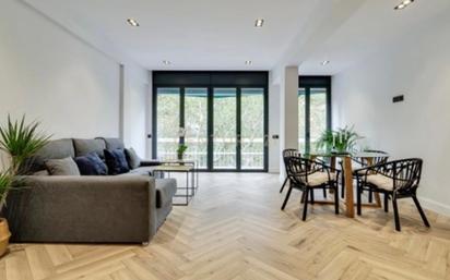 Living room of Flat for sale in  Barcelona Capital  with Air Conditioner
