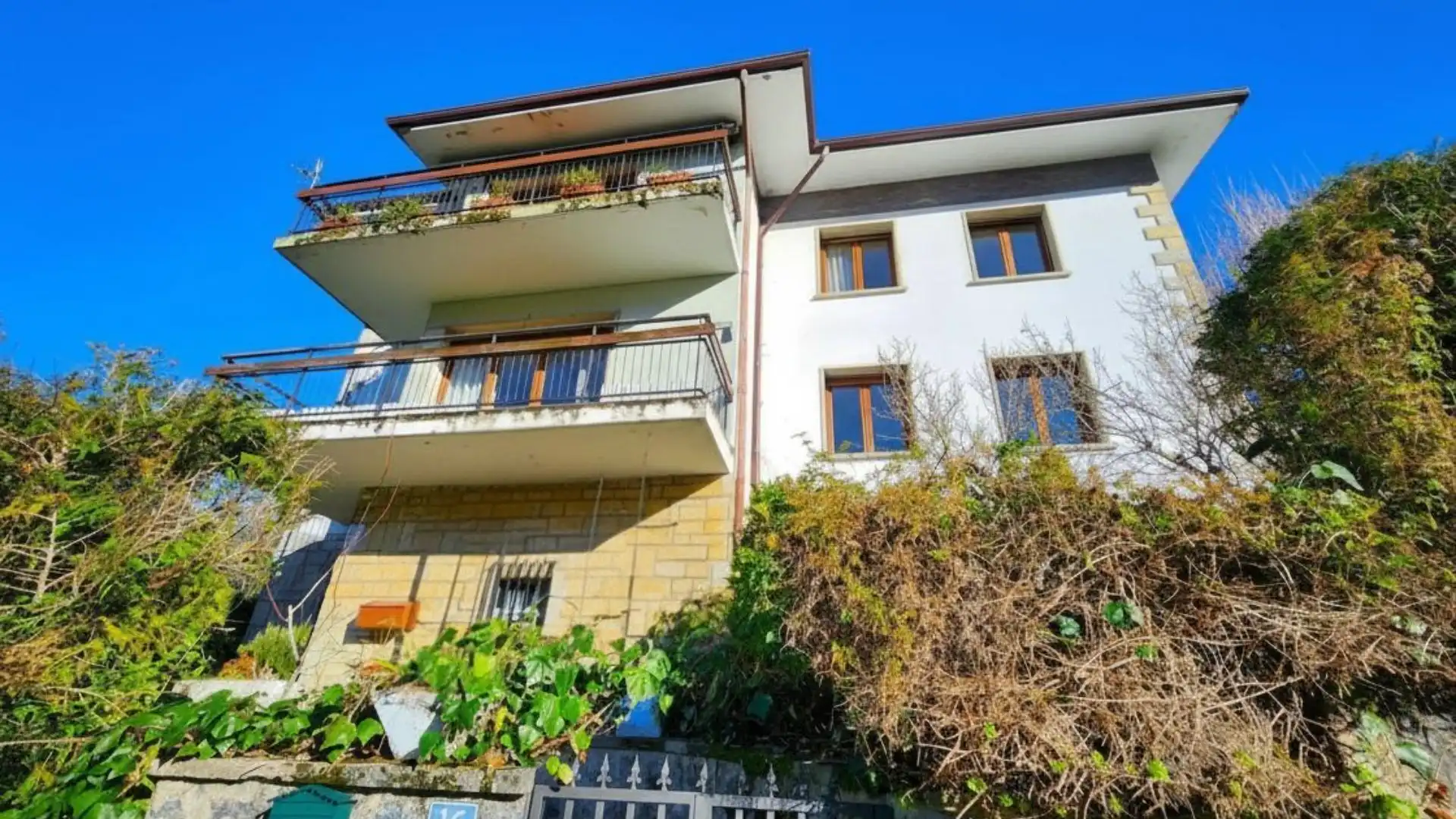 Vista exterior de Casa o chalet en venta en Zalla  con Jardín privado, Terraza y Amueblado