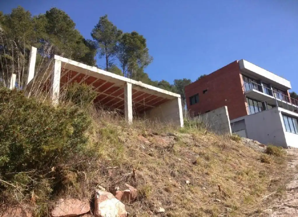 Vista exterior de Edifici en venda en Corbera de Llobregat