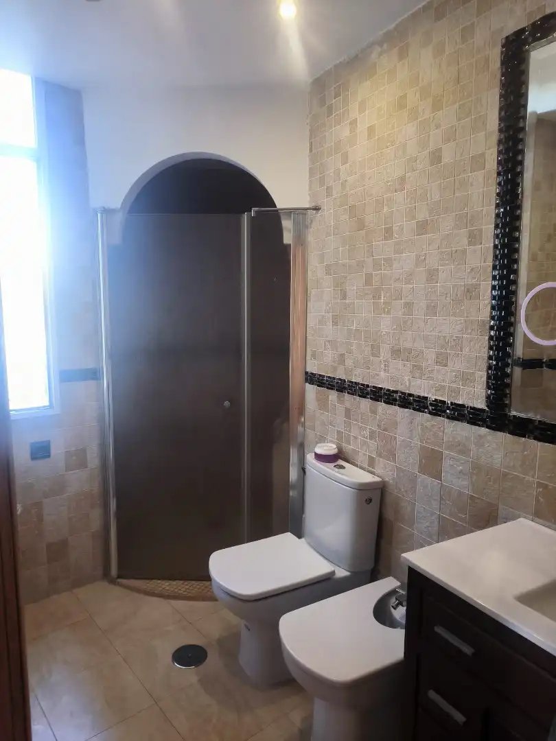 Badezimmer von Wohnung zur Miete in Torremolinos mit Klimaanlage, Terrasse und Möbliert