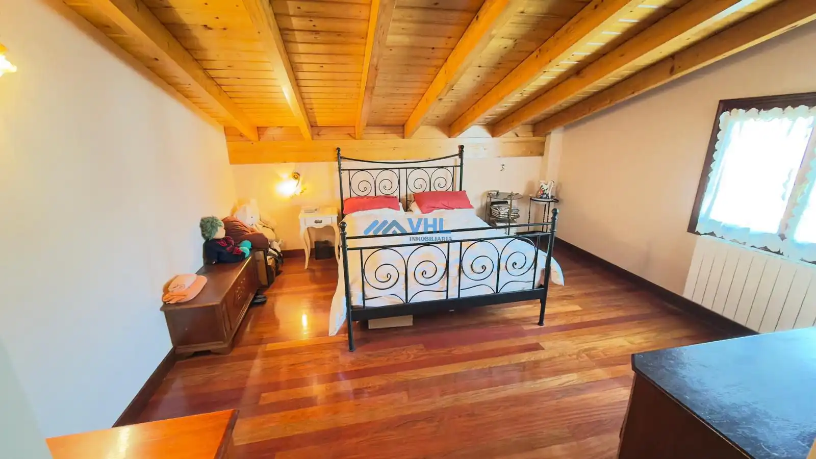 Dormitori de Casa o xalet en venda en Castro-Urdiales amb Calefacció, Jardí privat i Traster