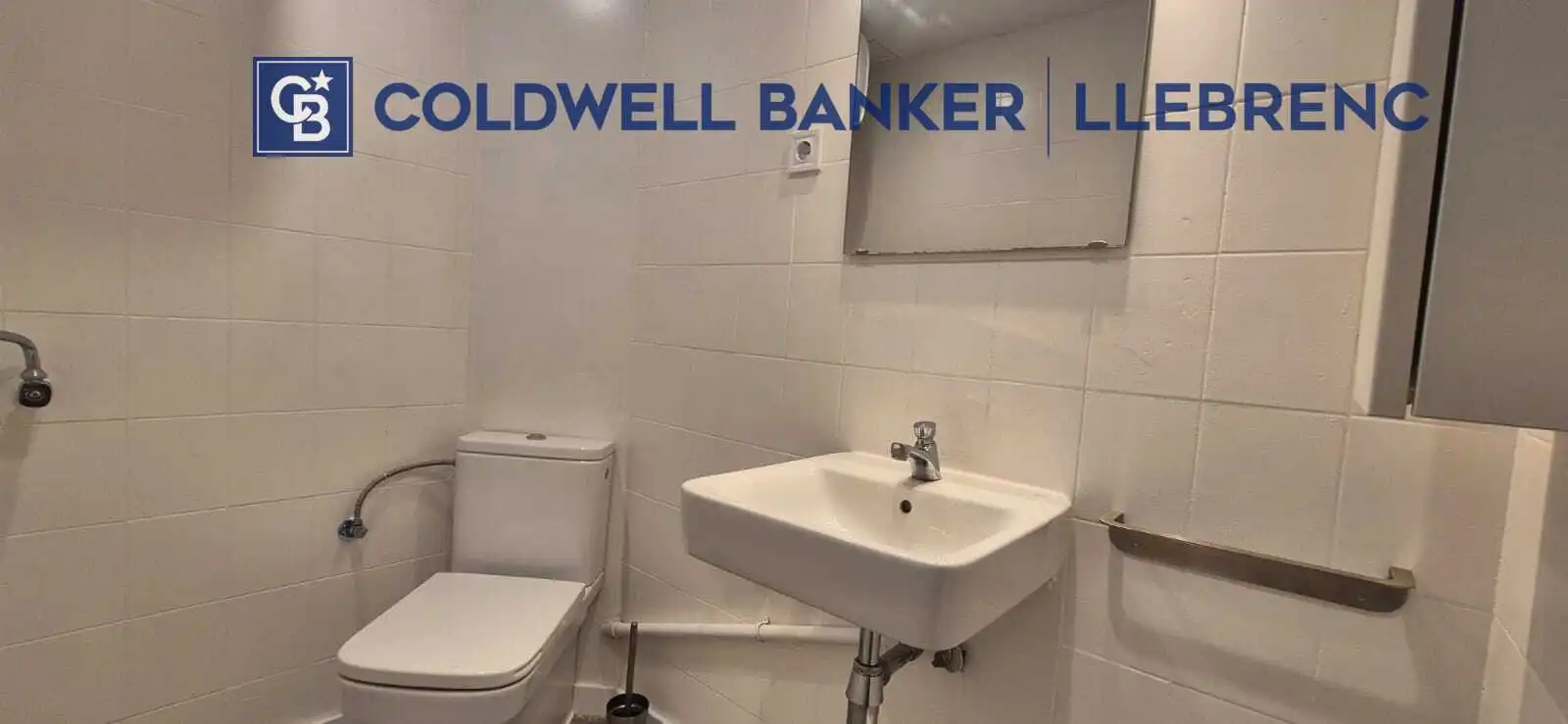 Bathroom of Office for rent in Eixample