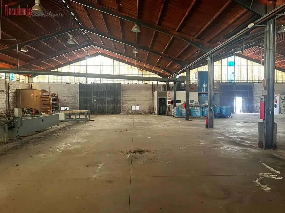 Nave industrial en venta en Cambre 