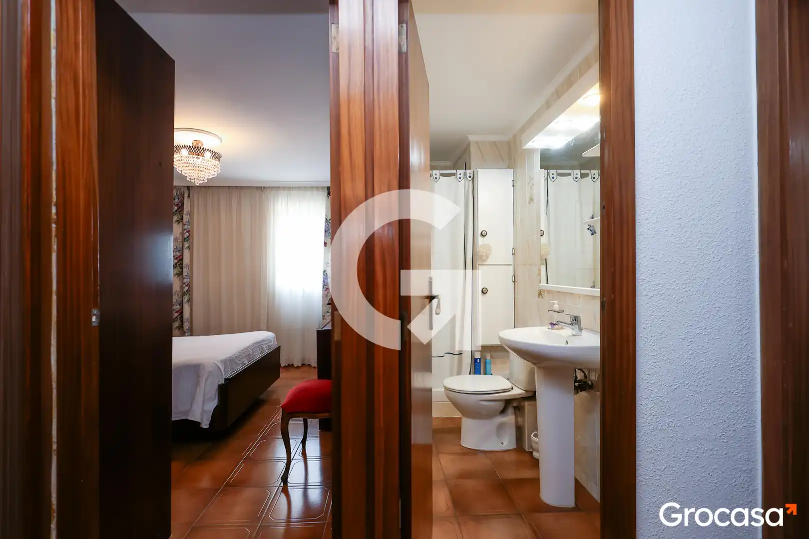Bathroom of Flat for sale in L'Hospitalet de Llobregat  with Furnished, Oven and Washing machine