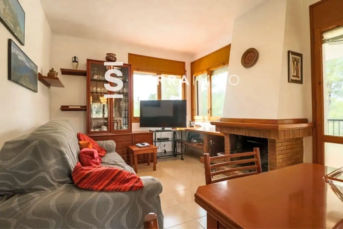 Sala d'estar de Casa o xalet en venda en Font-rubí amb Jardí privat