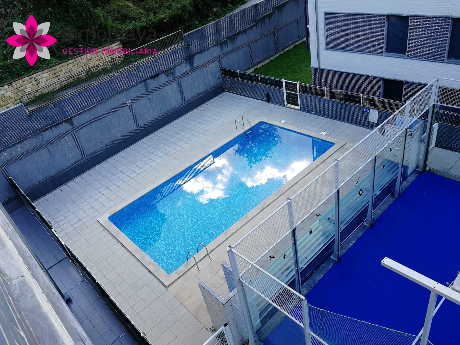 Piscina de Piso en venta en Noja con Calefacción, Terraza y Trastero