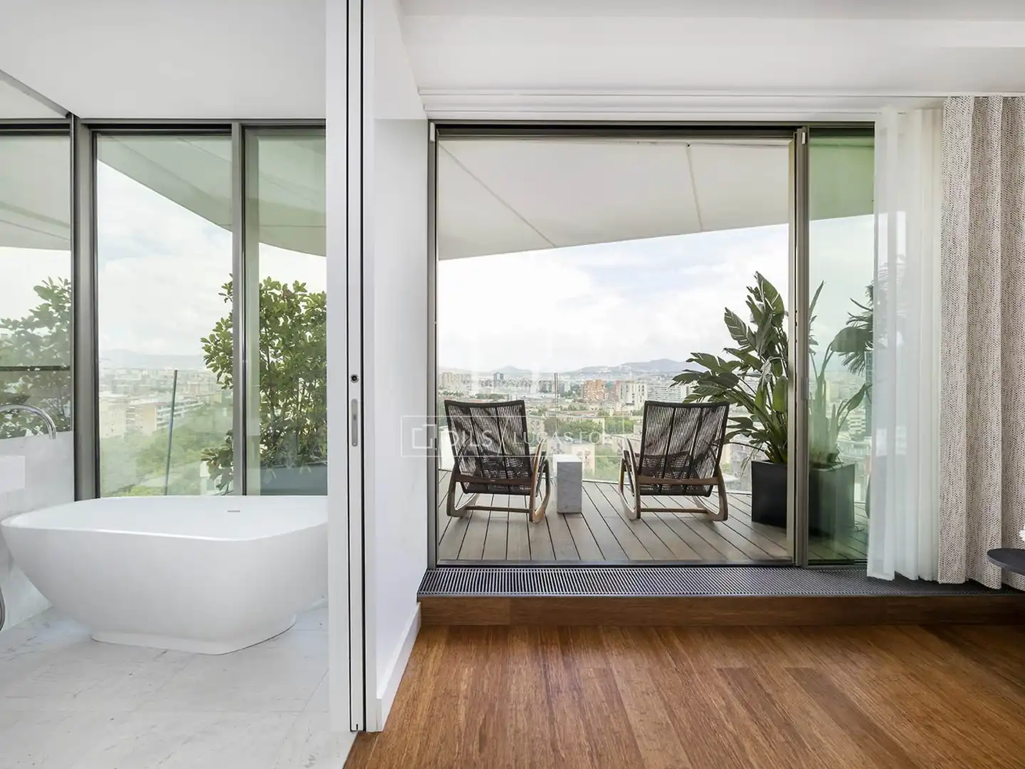 Terrasse von Wohnung zum Verkauf in Barcelona mit Klimaanlage, Heizung und Parkett