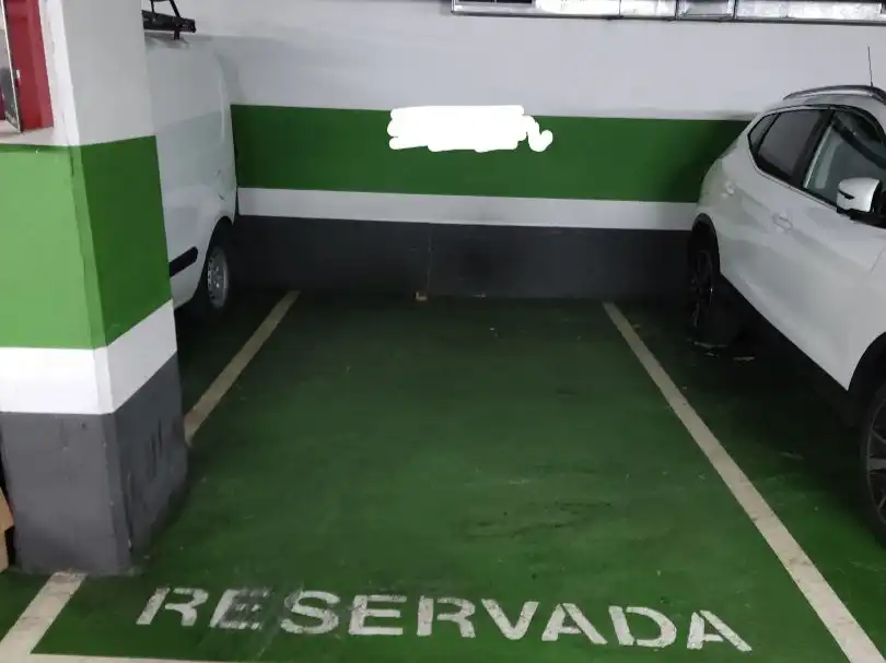 Aparcament de Garatge de lloguer en Badalona amb Alarma