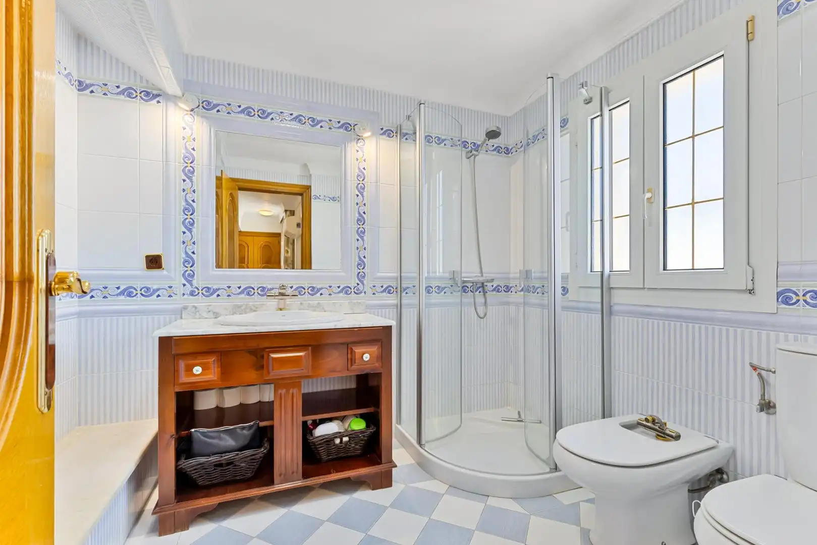 Bathroom of Attic for sale in Marbella  with Terrace