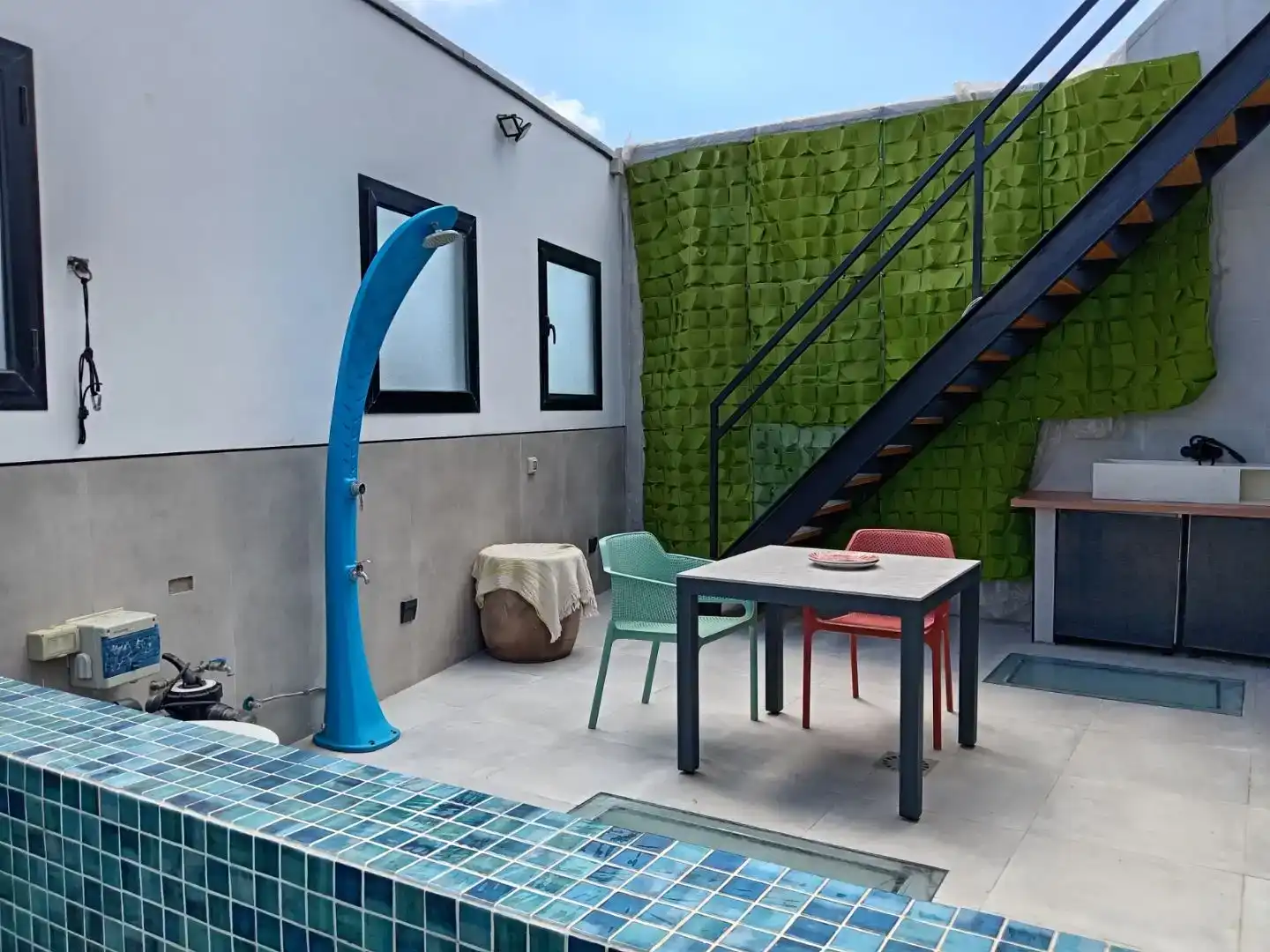 Terrassa de Casa adosada en venda en Las Palmas de Gran Canaria amb Jardí privat, Piscina i Moblat