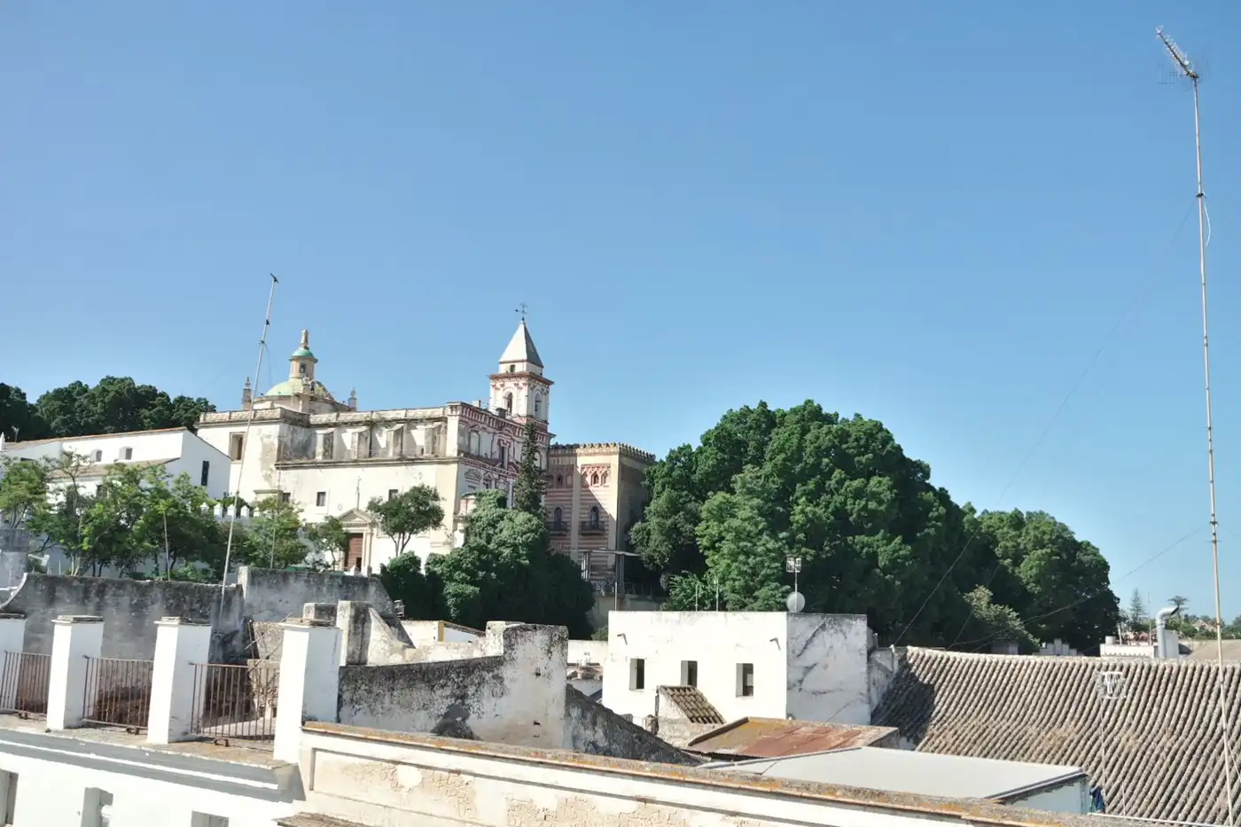 Außenansicht von Haus oder Chalet zum Verkauf in Sanlúcar de Barrameda mit Terrasse, Abstellraum und Balkon