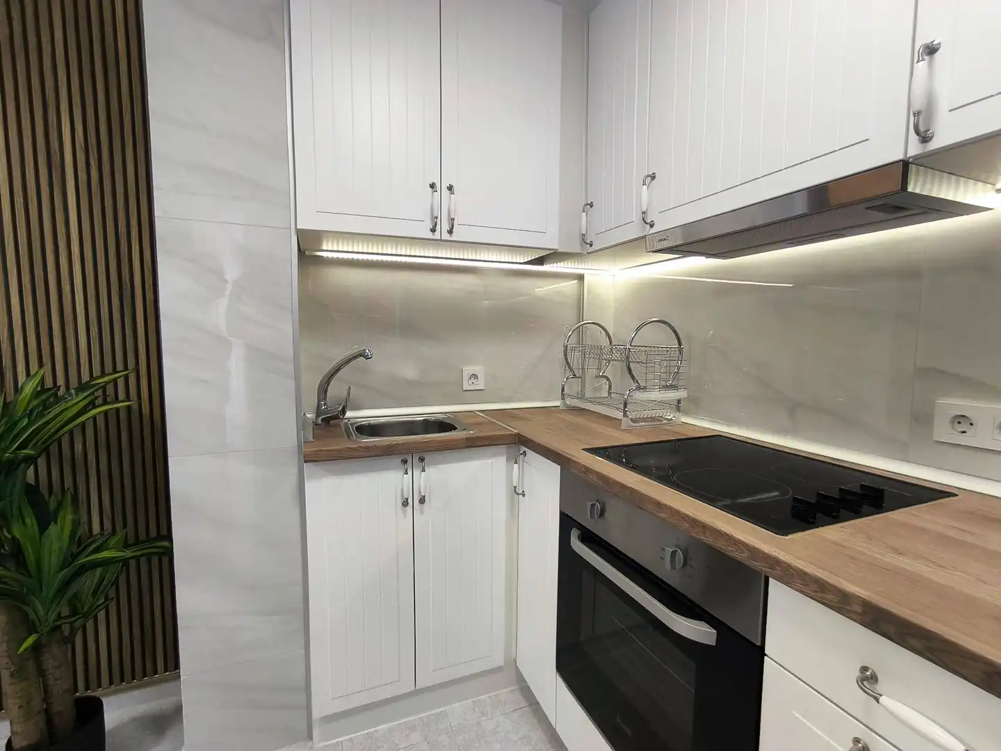 Cocina de Loft en venta en Torrevieja con Aire acondicionado, Jardín privado y Amueblado