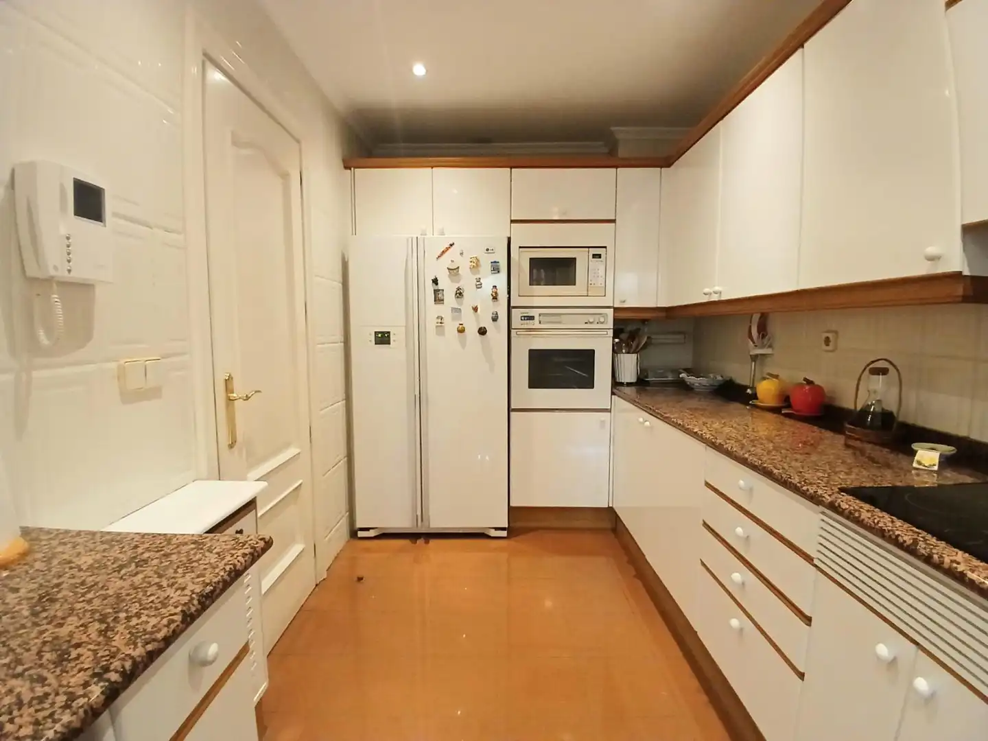 Kitchen of Flat for sale in Madrid  with Air Conditioner, Heating and Private garden
