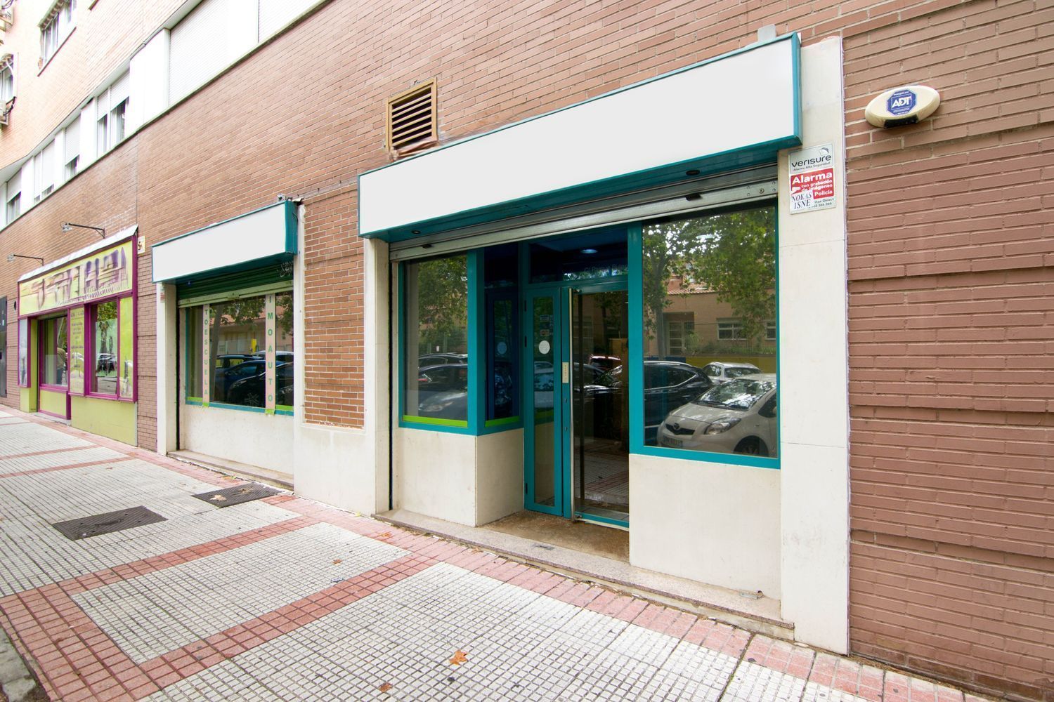 Vista exterior de Local en venda en Alcorcón