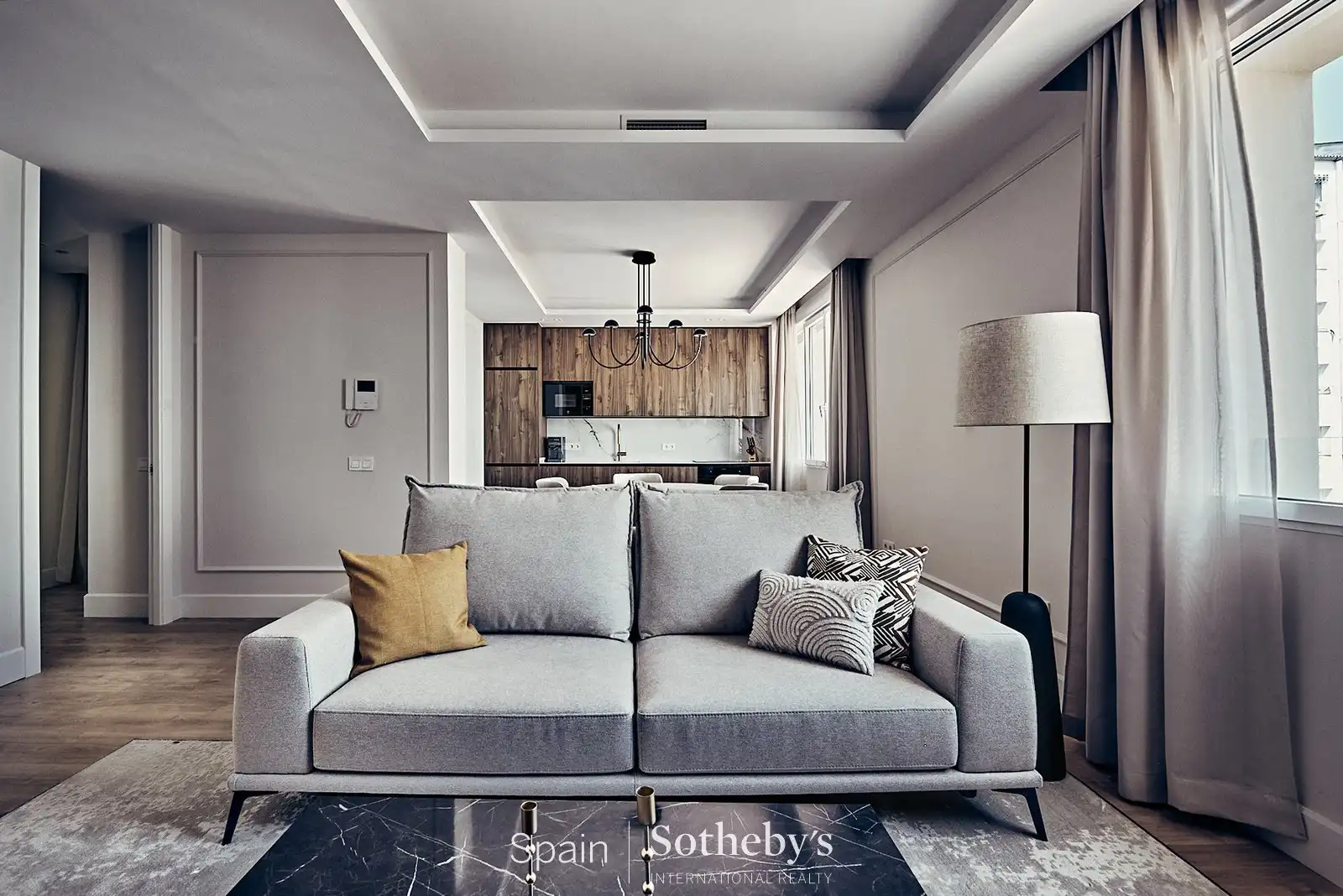 Sala d'estar de Apartament en venda en Madrid amb Aire condicionat