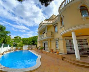 Exterior view of House or chalet for sale in Castelldefels  with Air Conditioner, Heating and Terrace