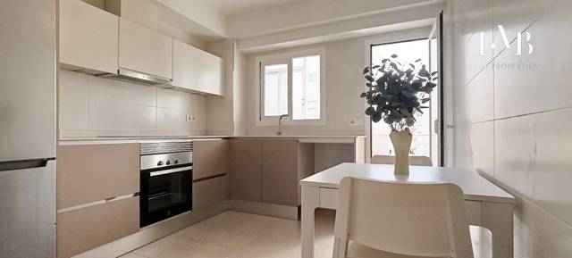 Piso en Venta en Calle de Lluís Martí en Pere Garau