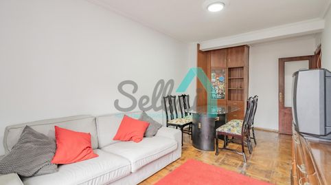 Foto 3 de Piso de alquiler en Jovellanos, Salesas - Foncalada - Campoamor, Oviedo