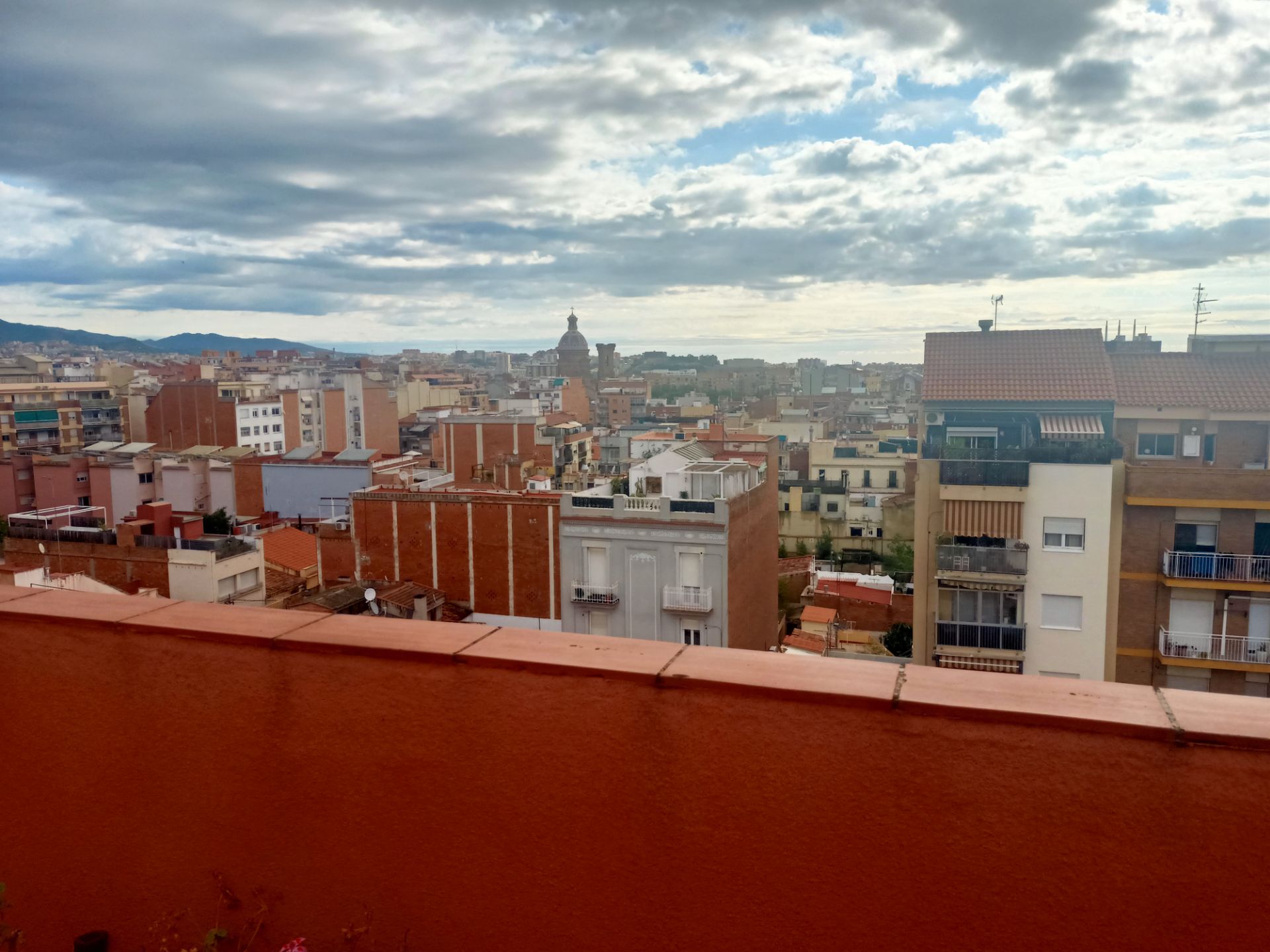 Vista exterior de Àtic de lloguer en  Barcelona Capital amb Aire condicionat, Terrassa i Forn