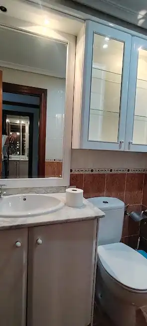 Baño de Piso de alquiler en Linares con Aire acondicionado, Calefacción y Amueblado