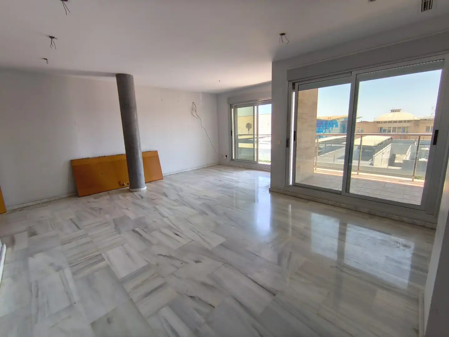 Sala d'estar de Pis en venda en Castellón de la Plana / Castelló de la Plana amb Aire condicionat, Terrassa i Traster