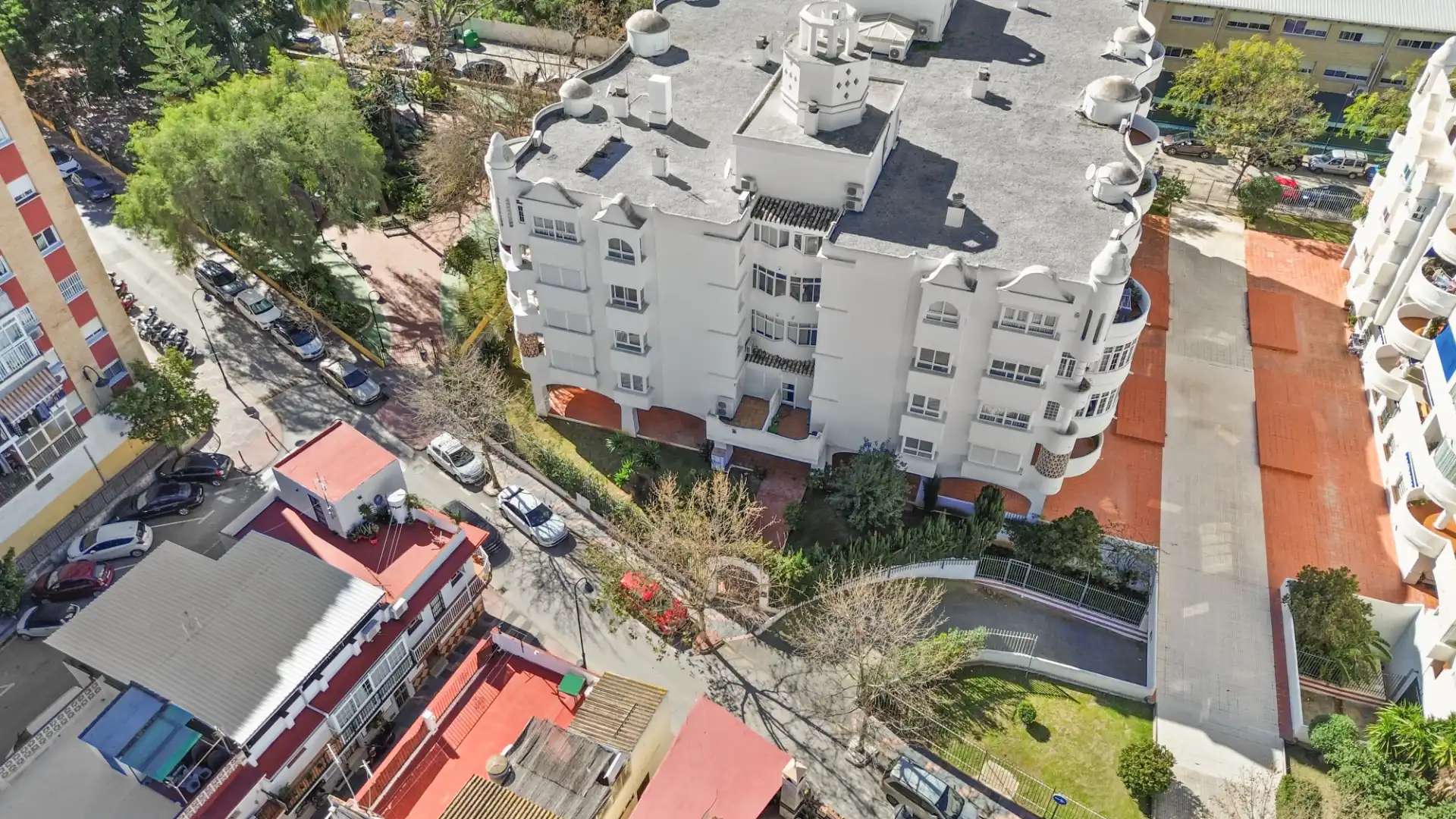 Exterior view of Flat for sale in Mijas  with Air Conditioner, Terrace and Storage room