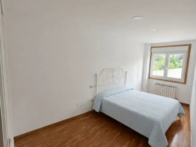 Bedroom of Flat for rent in Arteixo  with Private garden, Parquet flooring and Storage room