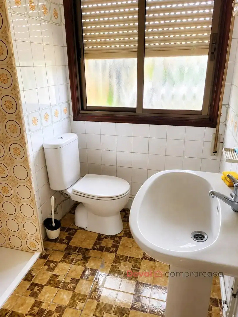 Bany de Casa o xalet en venda en O Porriño   amb Jardí privat, Traster i Balcó