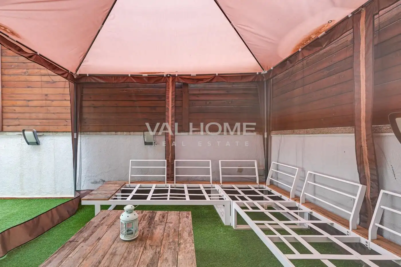 Terrasse von Einfamilien-Reihenhaus zum Verkauf in Sant Cugat del Vallès mit Heizung, Privatgarten und Parkett