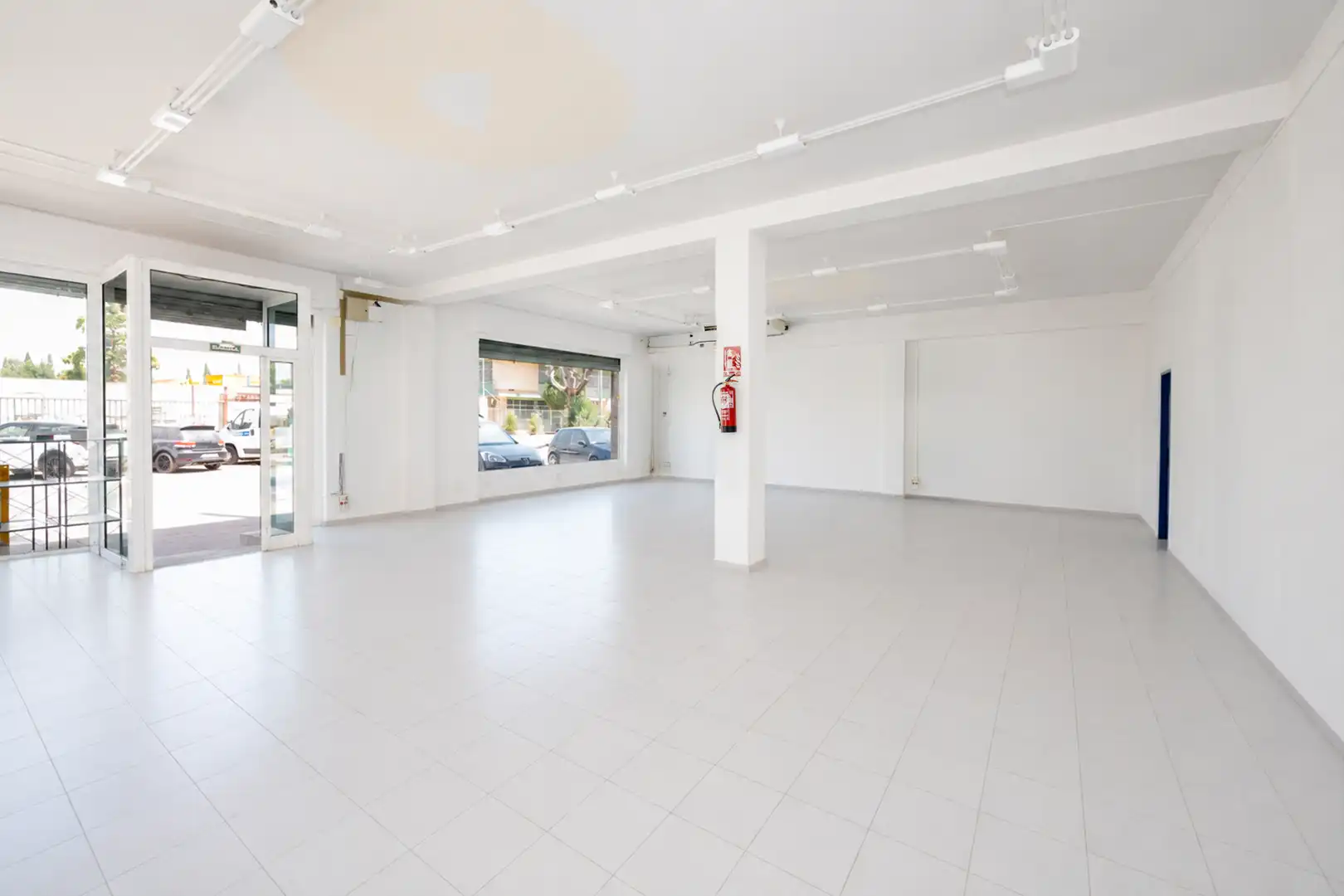 Local comercial de lloguer a Calle Loja, imagen 2