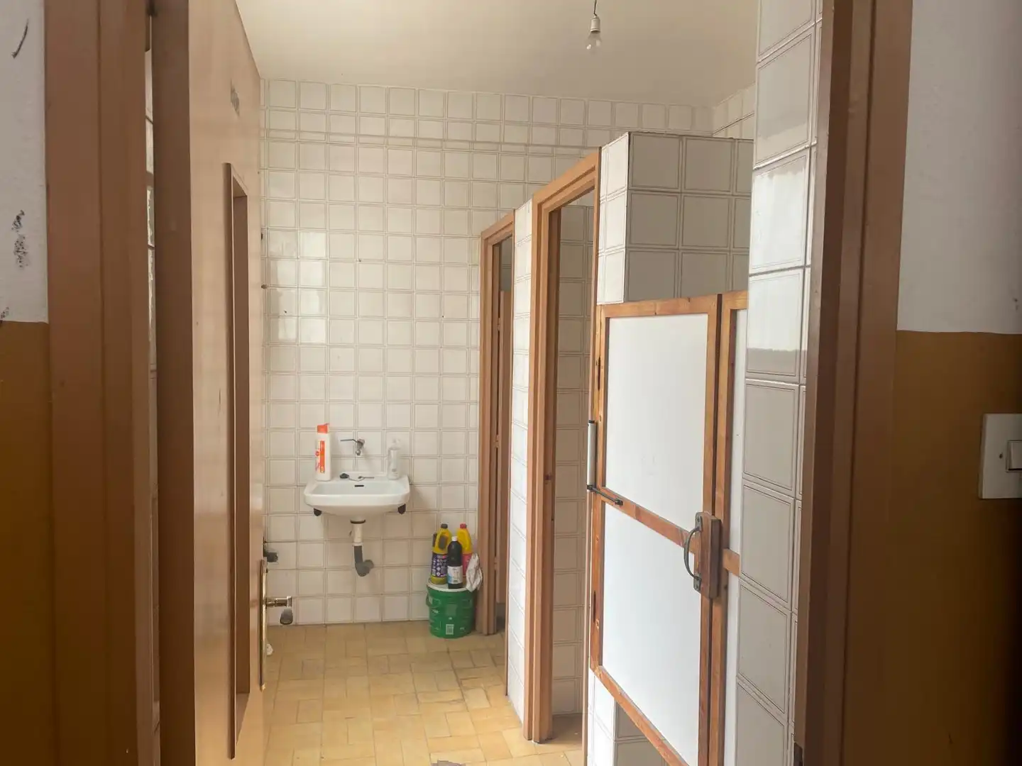 Badezimmer von Fabrikhallen zur Miete in Elche / Elx