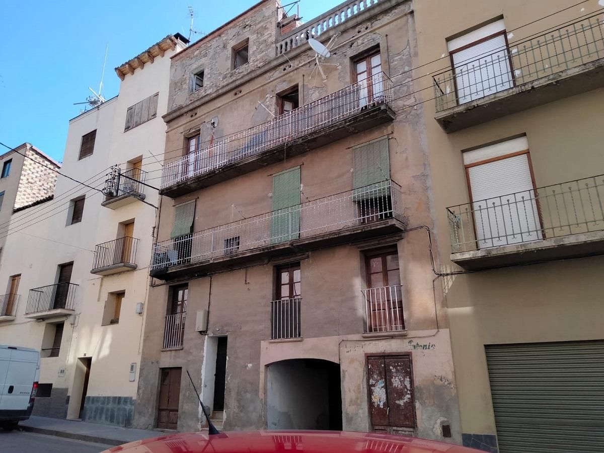 Vista exterior de Edificio en venta en La Pobla de Segur