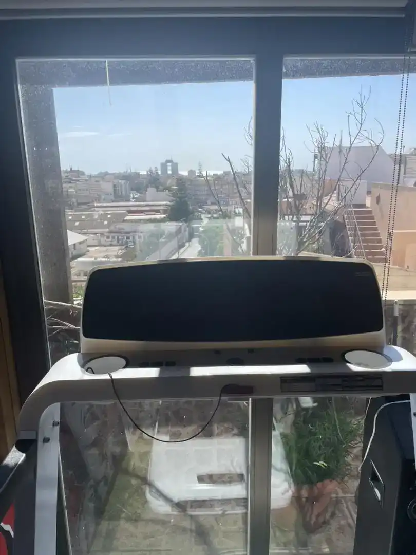 Vista exterior de Àtic en venda en Melilla amb Aire condicionat, Jardí privat i Parquet