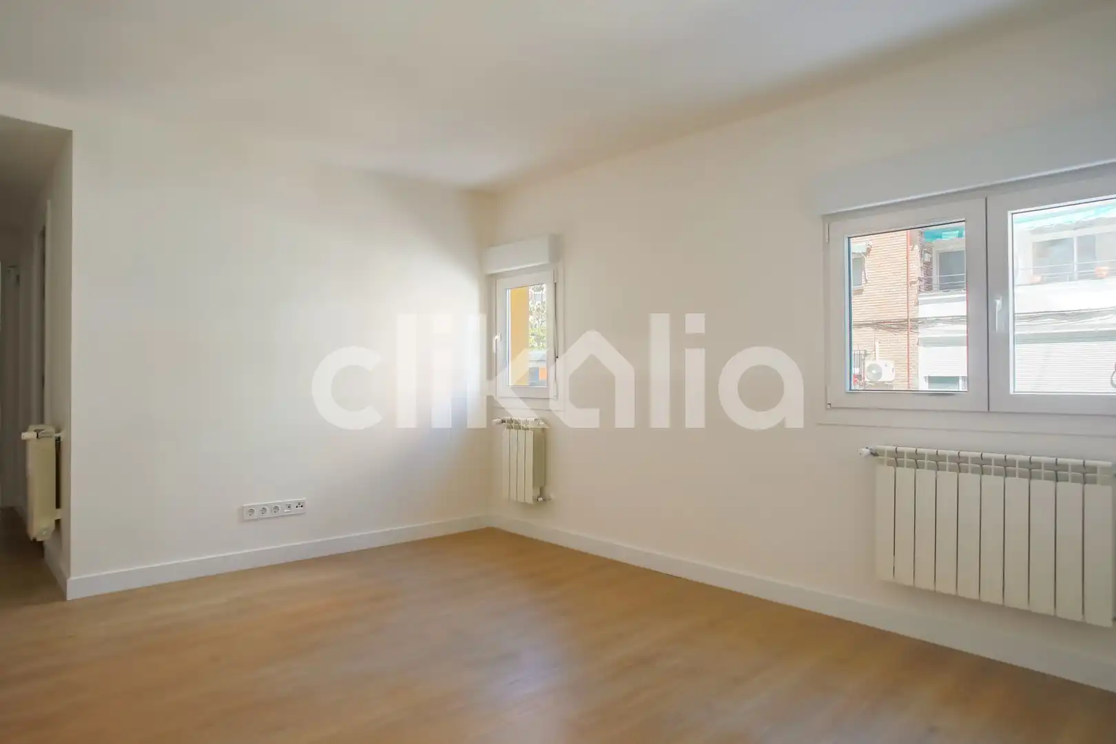 Bedroom of Flat for sale in  Madrid Capital  with Air Conditioner, Heating and Private garden