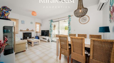 Chalet Independiente, 3 habitaciones, 2 baños, Piscina, Cocina exterior, Solarium, vistas mar y montaña, AC, imagen 2