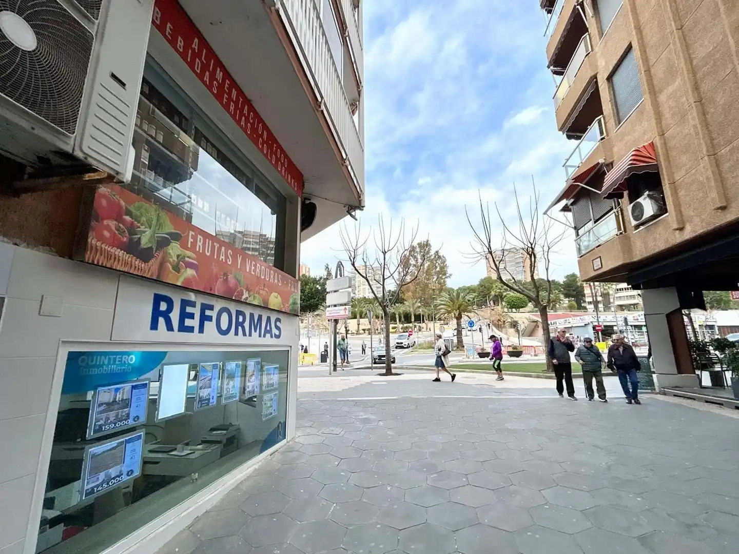 Vista exterior de Local en venta en Benidorm