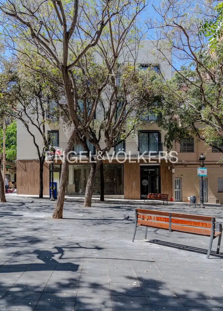 Vista exterior de Piso en venta en L'Hospitalet de Llobregat con Aire acondicionado, Calefacción y Balcón